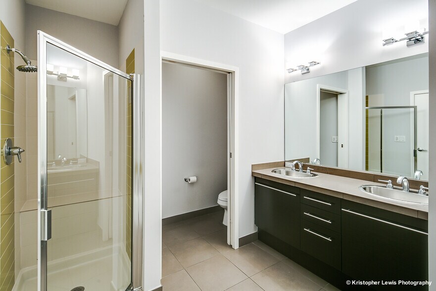 Building Photo - 1400 Little Raven St