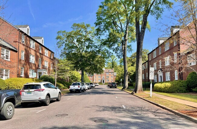 Thornhill Road - 2850 Fairway Dr