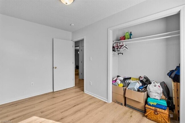 Building Photo - 1404 Denim Rd