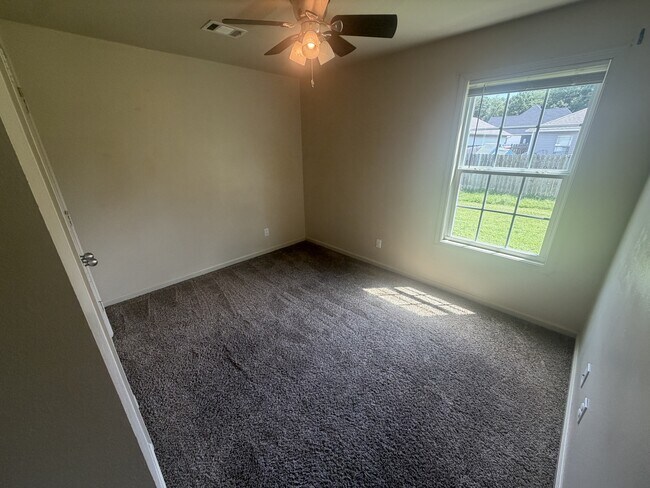 Building Photo - 306 Allyson Dr