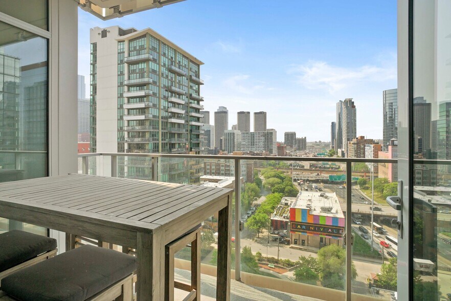 Building Photo - 384 N Union Ave