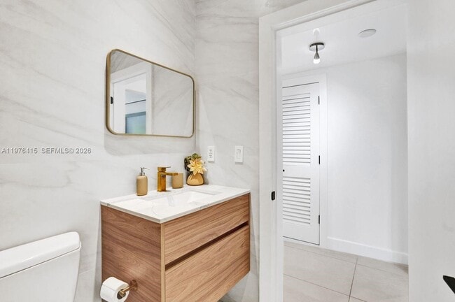 Building Photo - 5735 N Bay Rd