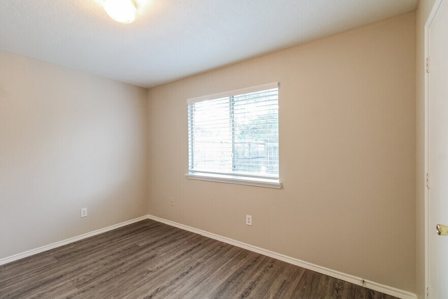 Building Photo - 1434 Glasholm Dr