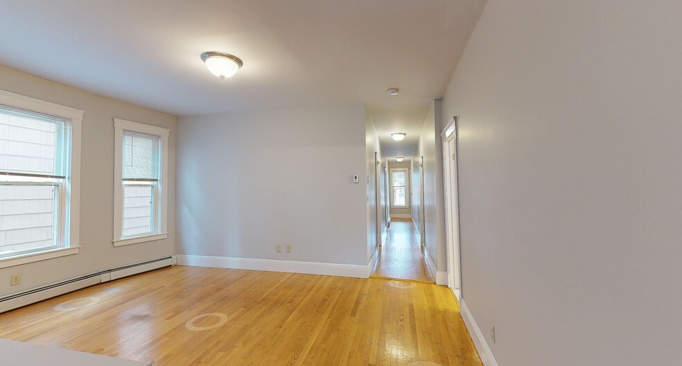 Building Photo - 9 Beacon St