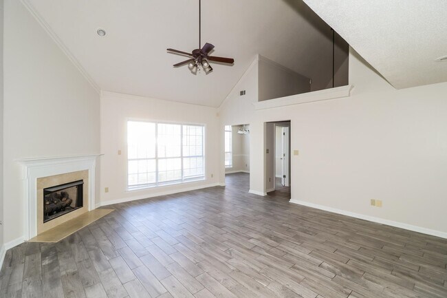 Building Photo - 4704 Ashcroft Dr