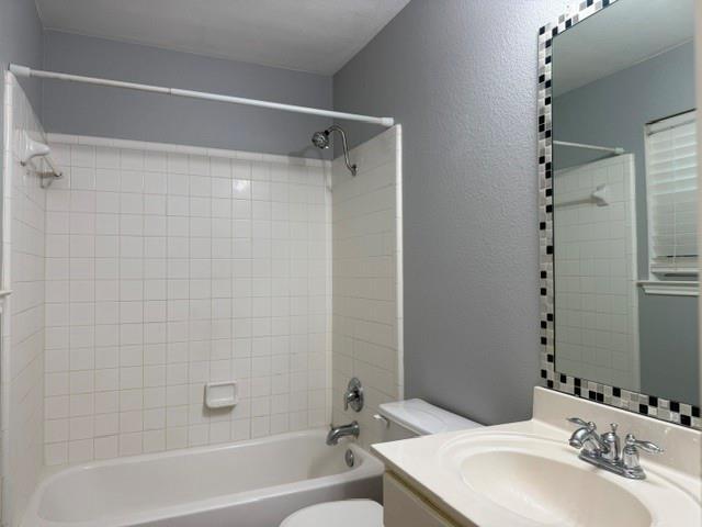 Building Photo - 210 Fistral Dr