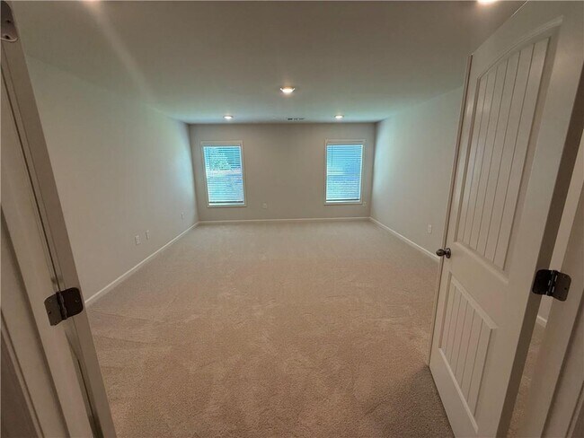 Building Photo - 3920 Newburn Ct