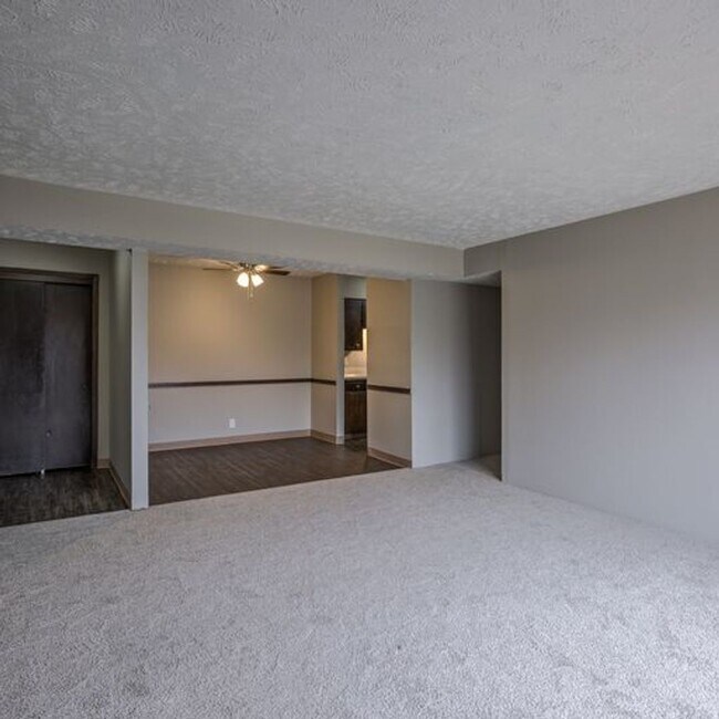 Building Photo - Spacious Apartments Located in the Heart o...