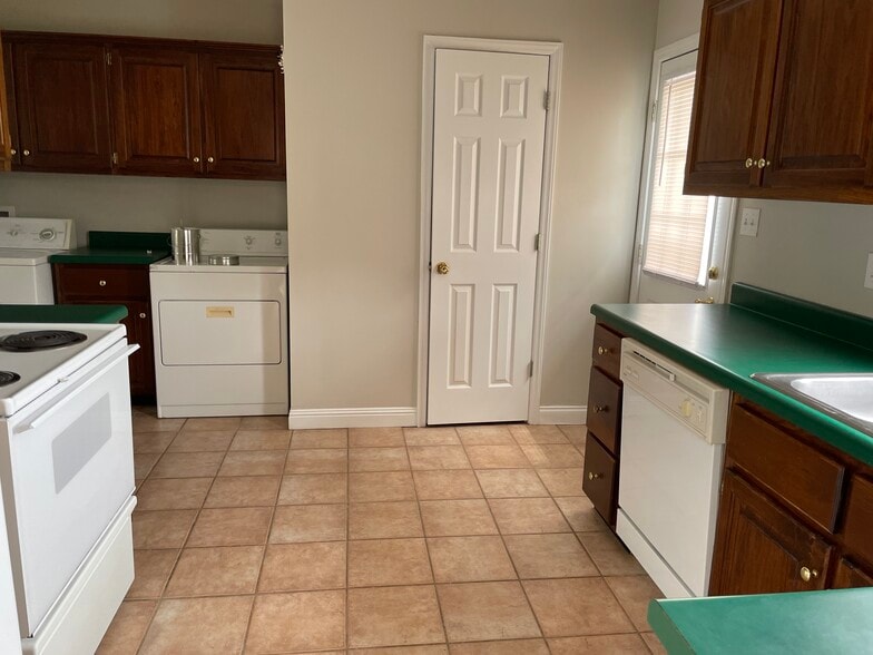 Kitchen with 1.5 Bath - 190 Scarlet Oak Dr.
