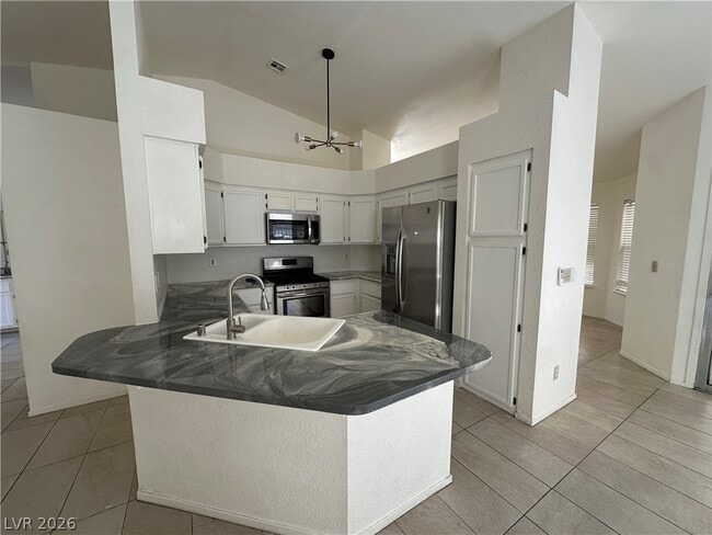 Building Photo - 1585 Rowan Tree Dr