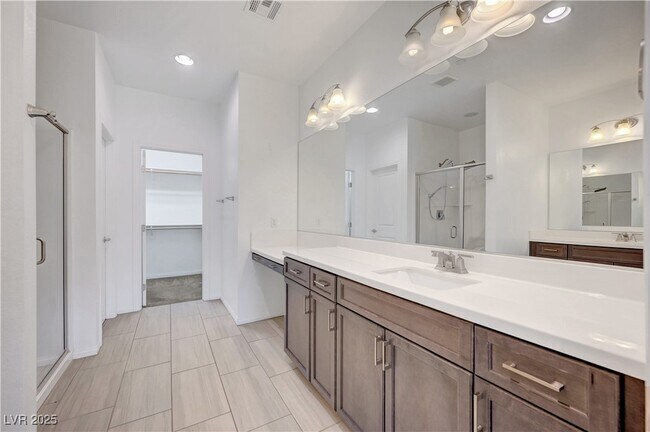 Building Photo - 985 Via Lombardi