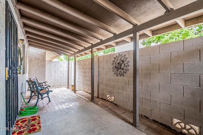 Building Photo - 1023 N 84th Pl