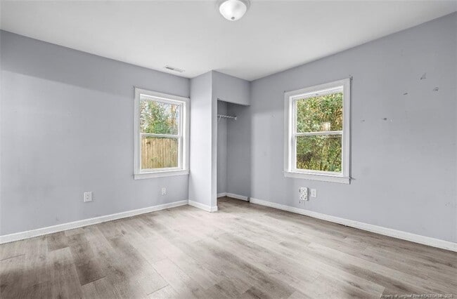 Building Photo - 313 S Racepath St