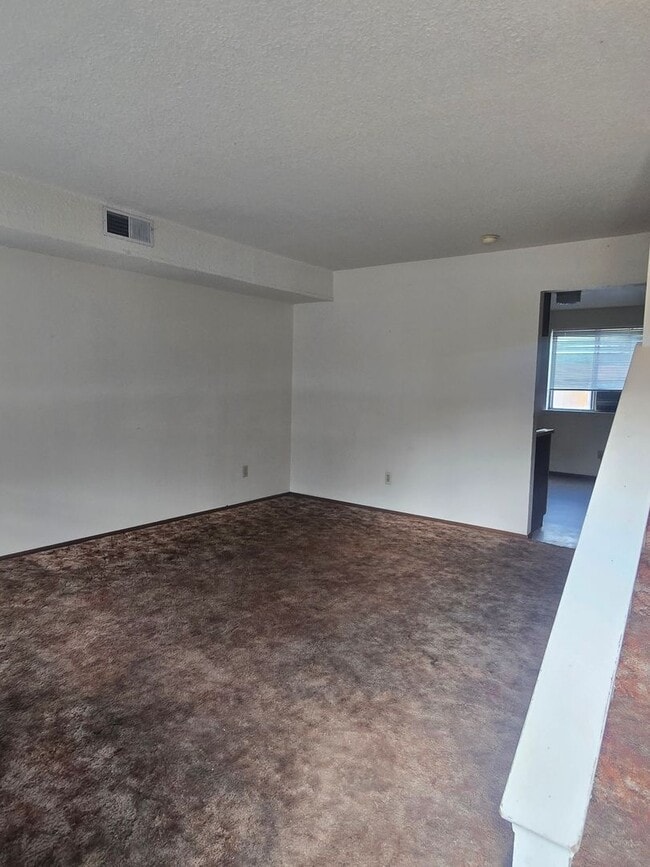 Building Photo - 2510 N Lee Ave