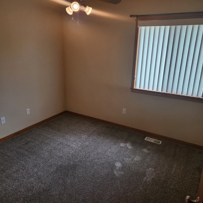 Building Photo - 4636 E Merced St