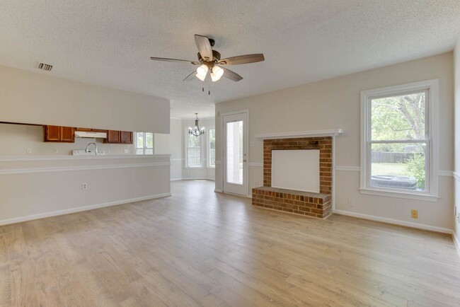 Building Photo - 1121 Nipigon Ct