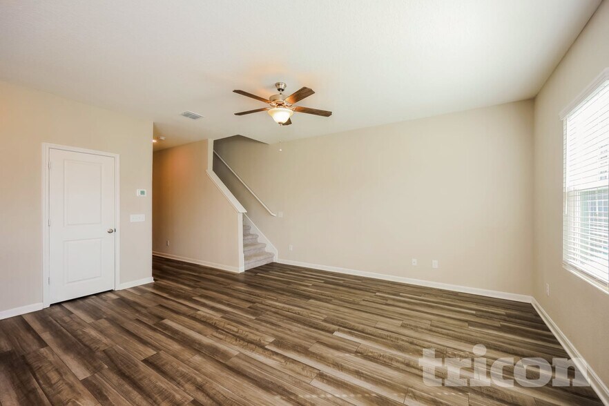 Building Photo - 14326 Palm Ridge