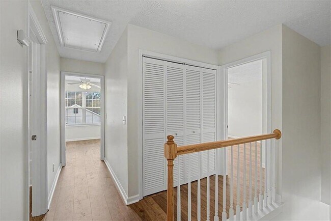 Building Photo - 980 Windcroft Cir NW