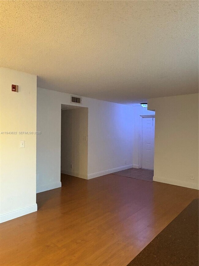 Building Photo - 7680 Westwood Dr