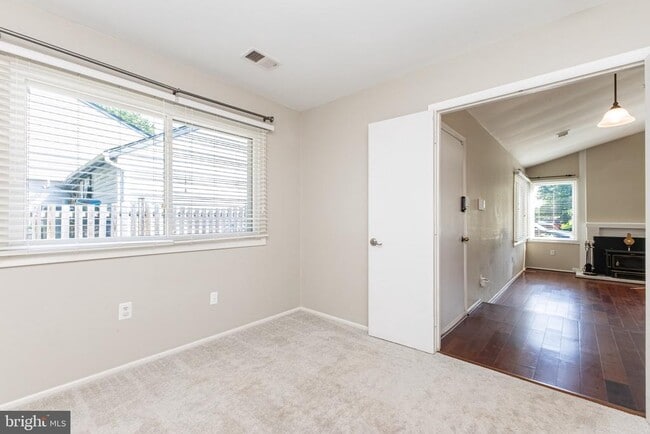 Building Photo - 246 Avondale Dr