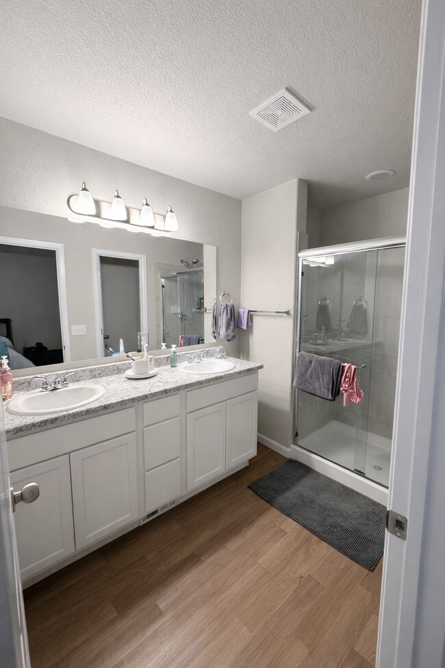 Building Photo - 4015 Samaritan Lp