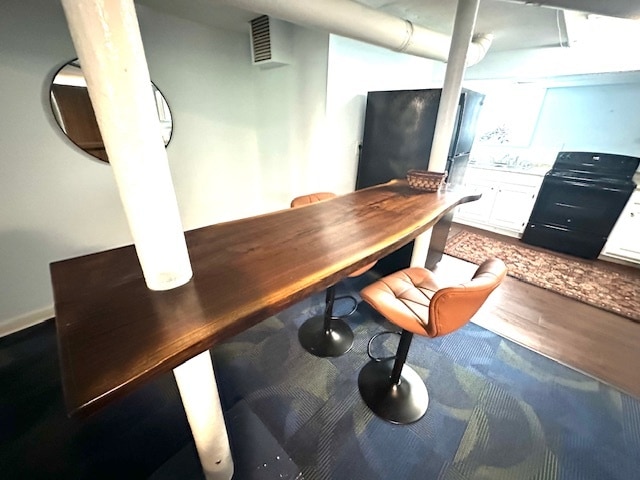 Building Photo - 1305 Stratford Ave