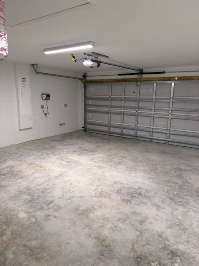 Building Photo - Brand new 4 bedroom home for rent