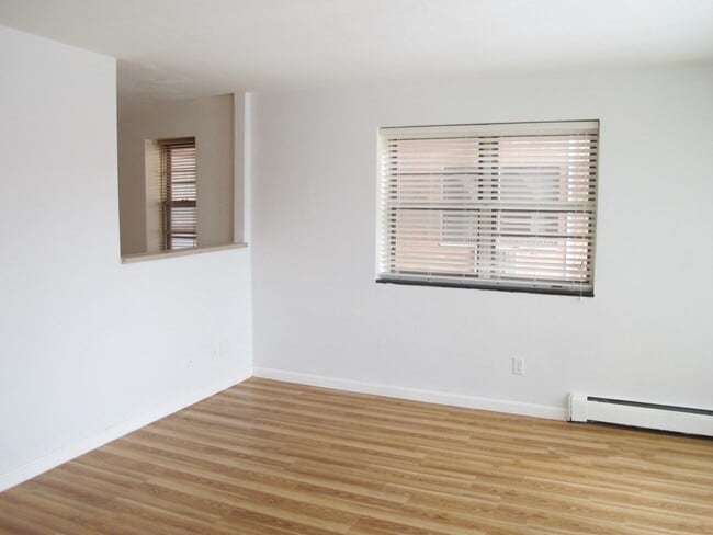 Building Photo - 4925 Washington St