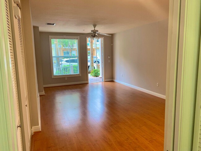 Building Photo - 408 Olssen Ave