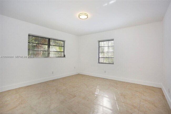 Building Photo - 1175 Campo Sano Ave