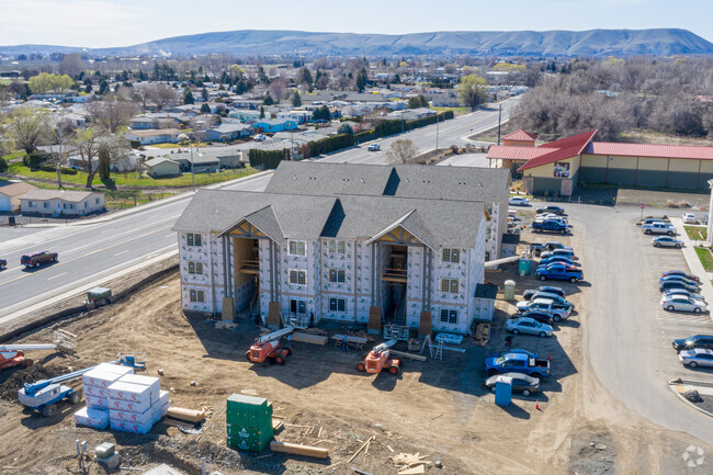 Building Photo - University Parkway Apartments