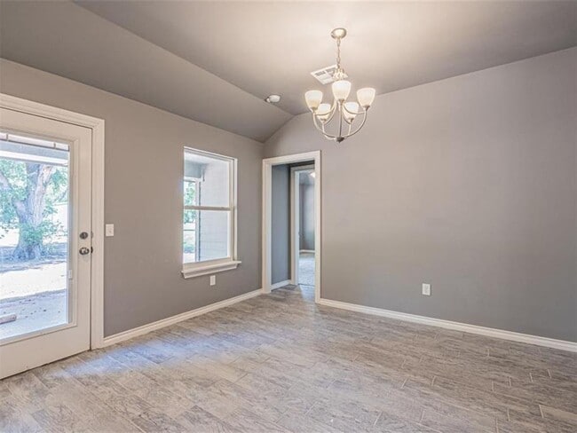 Building Photo - 409 Grove St