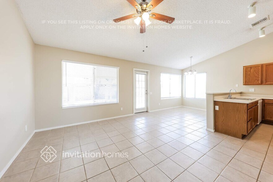 Building Photo - 8249 W Dreyfus Dr