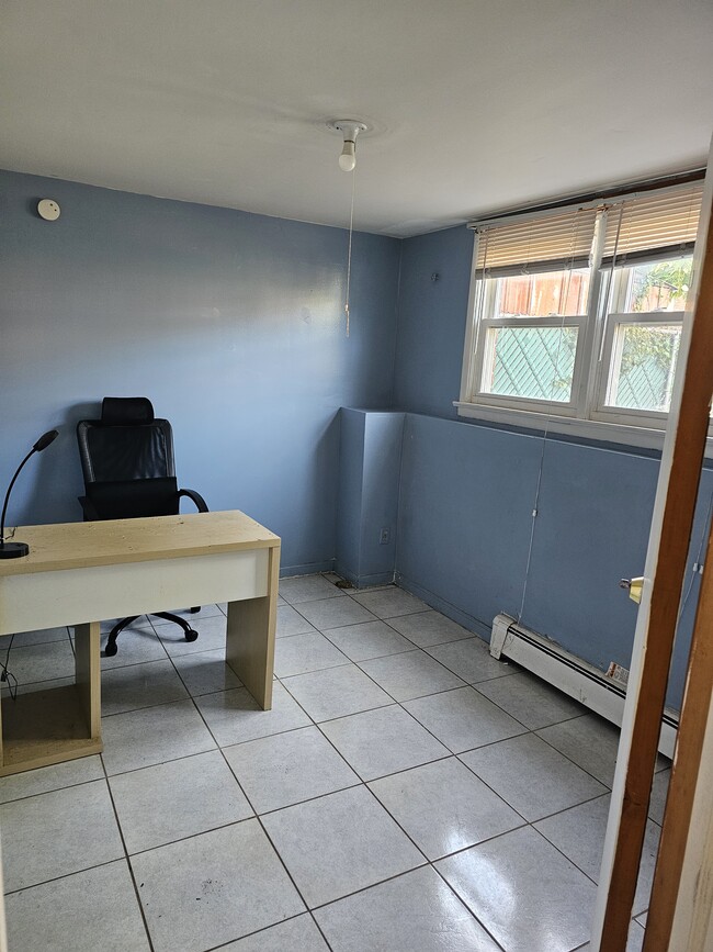 Building Photo - 108 Sussex St