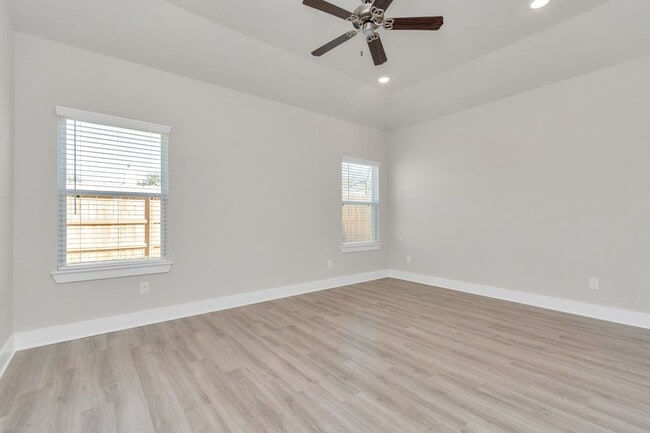 Building Photo - 7322 Coconut Bay Dr