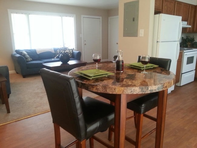 Dining Area - Clubway Apartments