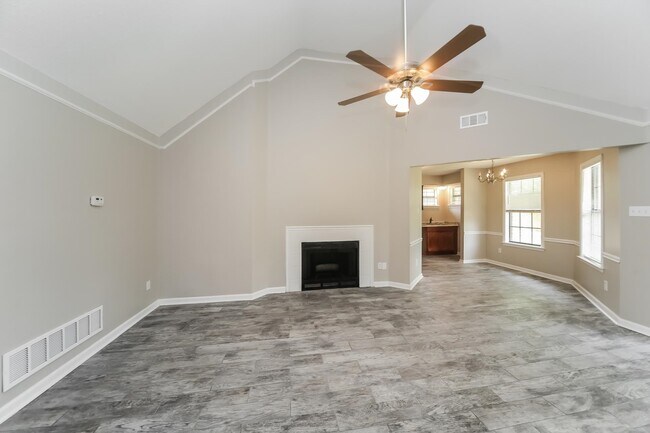 Building Photo - 6580 Silver Oak Cove