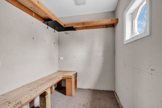 Building Photo - Newly Renovated 4-Bedroom Home with Pool i...