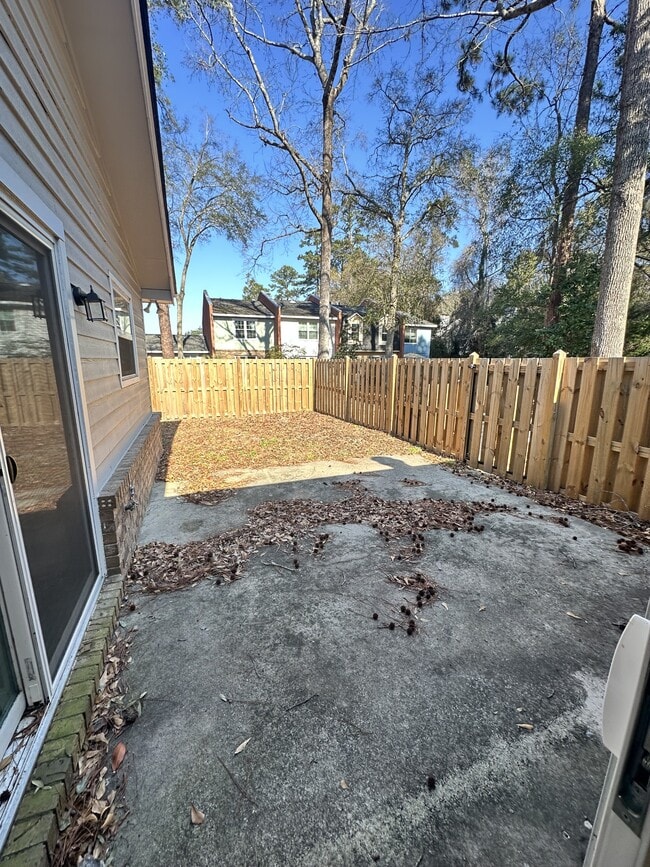 Building Photo - 38 Helmsman Ct