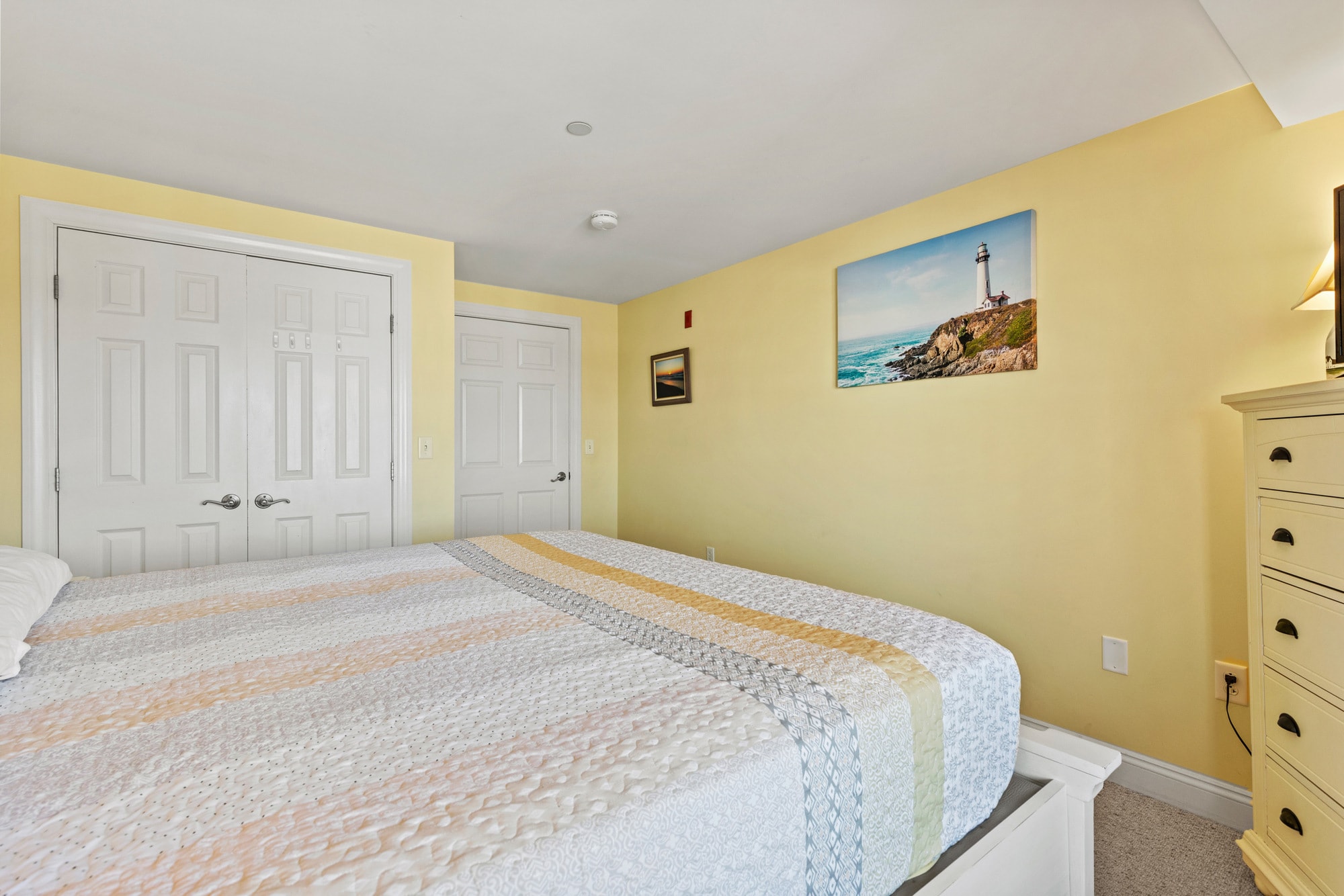 Building Photo - 1 E Grand Ave