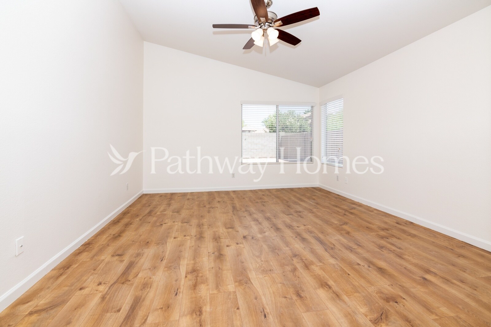 Building Photo - 520 W Musket Pl