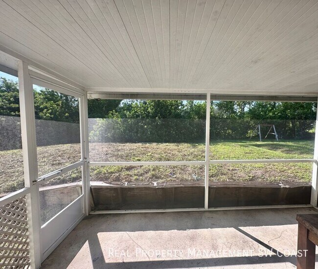 Building Photo - 2801 Hightower Ave S