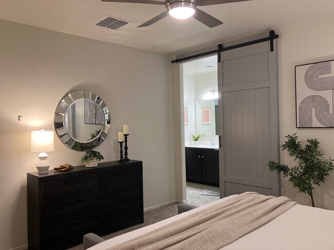 Building Photo - Available as fully furnished or unfurnished! Great Price!!