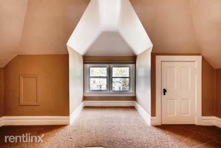 Building Photo - 1346 N Williams St