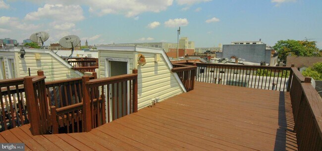 Building Photo - 706 S Bond St