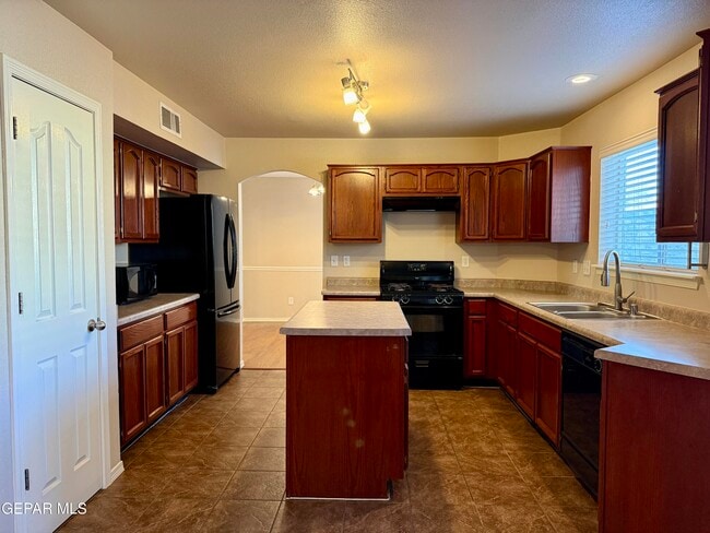 Building Photo - 1524 Bill Mueller Pl