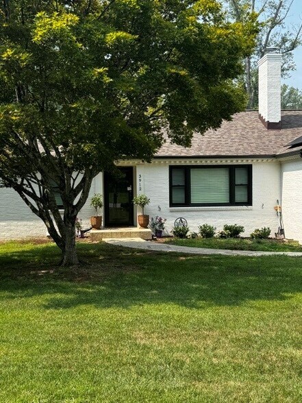Front of House close - 3912 Faculty Dr