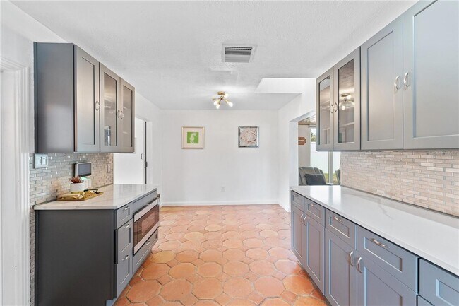 Building Photo - 1841 Buccaneer Dr