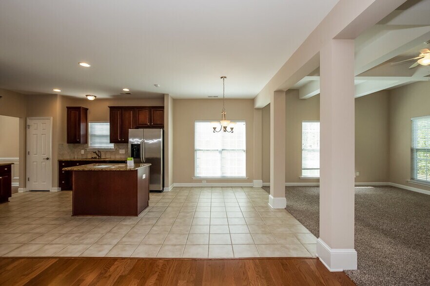 Building Photo - 1710 Jekyll Ln