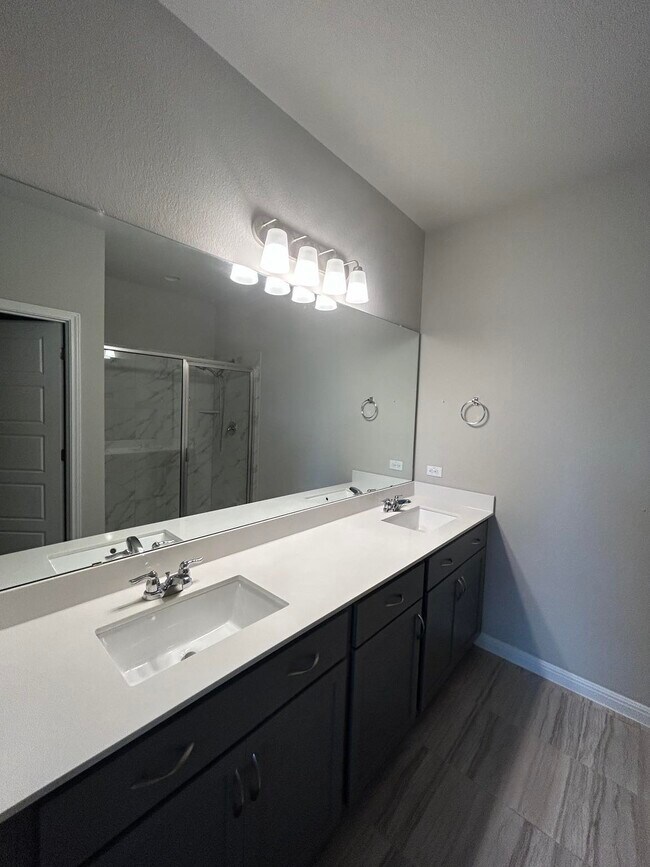 Building Photo - 393 Gaida Loop